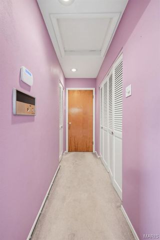 10806 Forest Circle Drive, St Louis, MO 63128