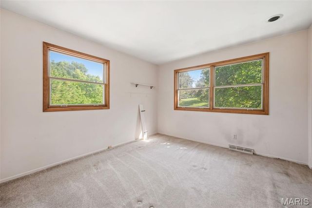 10806 Forest Circle Drive, St Louis, MO 63128