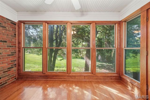 10806 Forest Circle Drive, St Louis, MO 63128