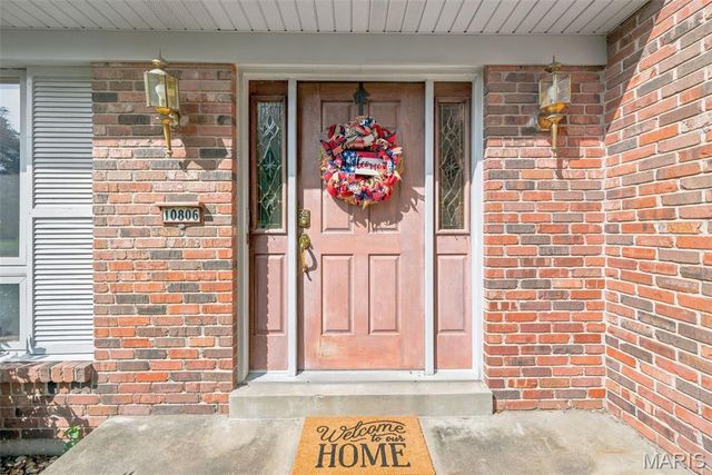 10806 Forest Circle Drive, St Louis, MO 63128