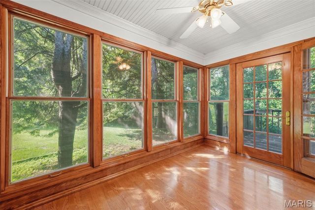 10806 Forest Circle Drive, St Louis, MO 63128