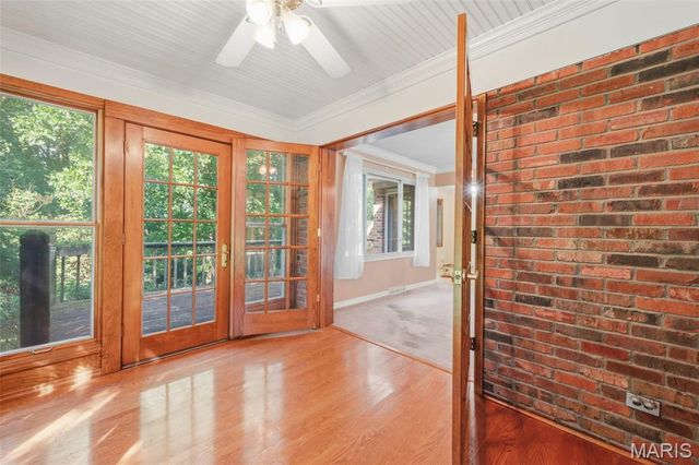 10806 Forest Circle Drive, St Louis, MO 63128