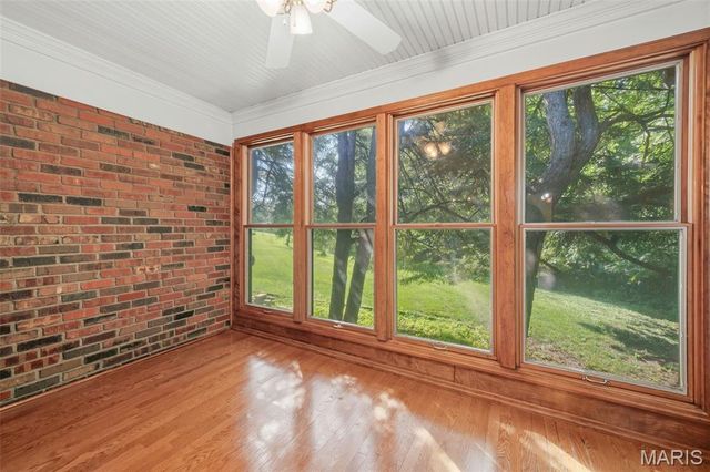 10806 Forest Circle Drive, St Louis, MO 63128