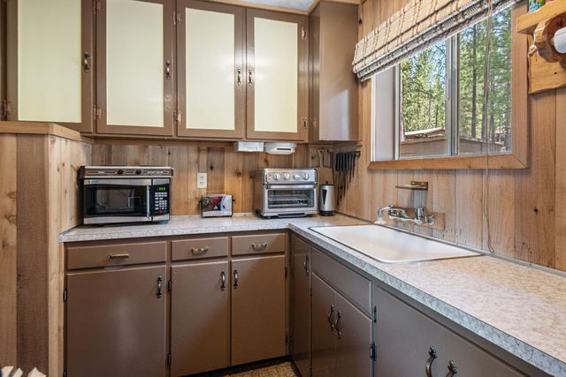 52027 Old Wickiup Road, La Pine, OR 97739