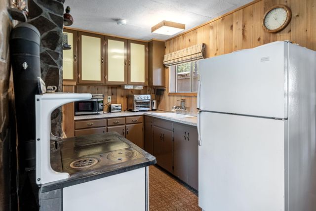 52027 Old Wickiup Road, La Pine, OR 97739