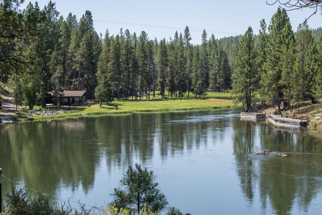 52027 Old Wickiup Road, La Pine, OR 97739