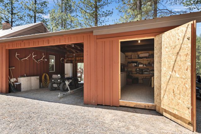 52027 Old Wickiup Road, La Pine, OR 97739