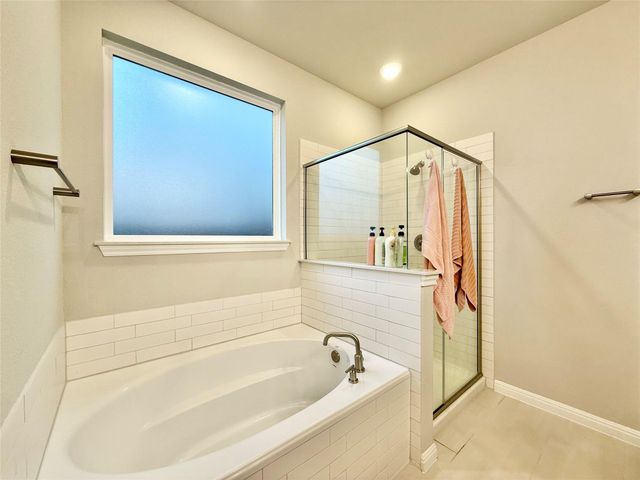 923 Palo Brea LOOP, Hutto, TX 78634