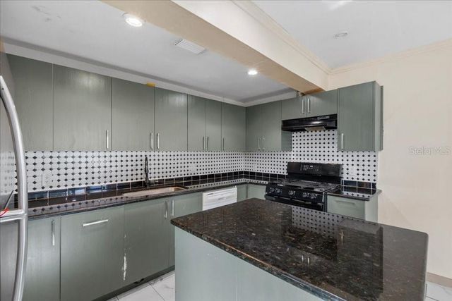 517 OAK STREET, Auburndale, FL 33823