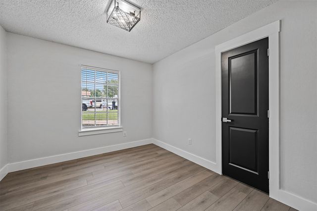 4917 Geddes Avenue, Fort Worth, TX 76107