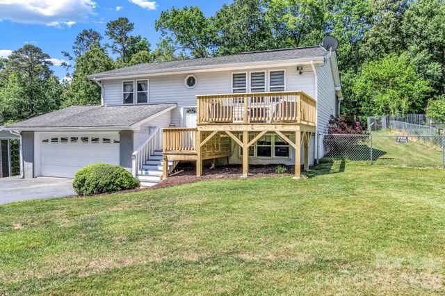 13 Spring Lake Drive, Fletcher, NC 28732