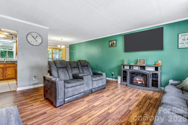 13 Spring Lake Drive, Fletcher, NC 28732