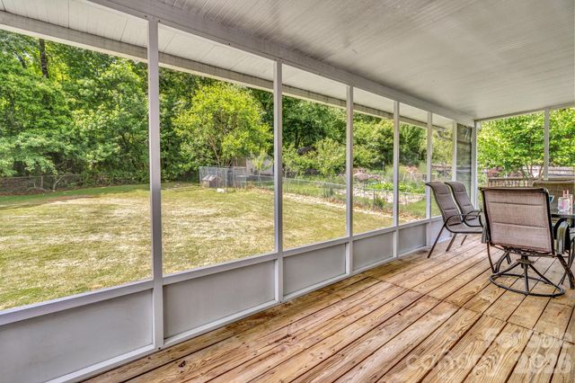13 Spring Lake Drive, Fletcher, NC 28732