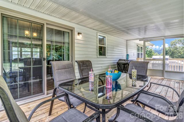 13 Spring Lake Drive, Fletcher, NC 28732