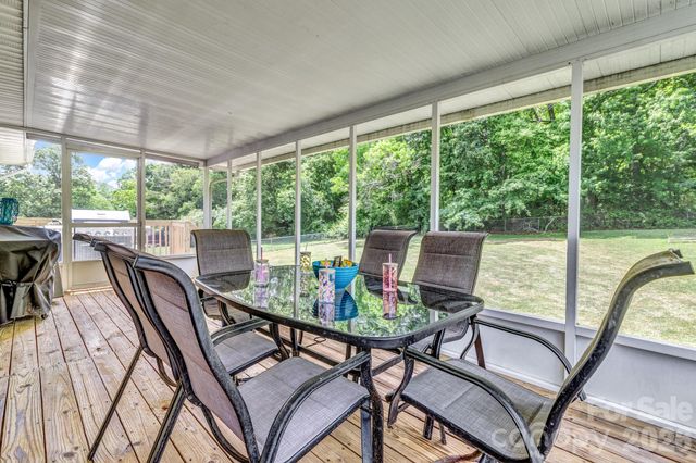 13 Spring Lake Drive, Fletcher, NC 28732