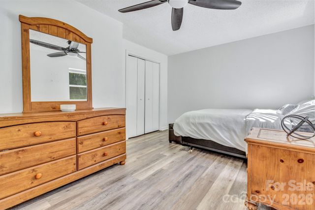 13 Spring Lake Drive, Fletcher, NC 28732