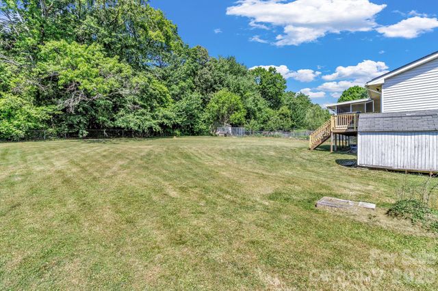 13 Spring Lake Drive, Fletcher, NC 28732