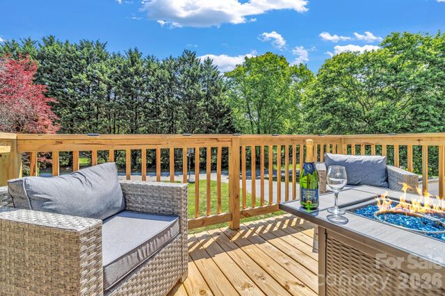 13 Spring Lake Drive, Fletcher, NC 28732