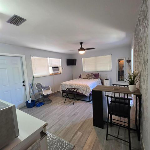 141 SE 2ND Avenue, Dania Beach, FL 33004