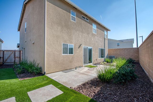 987 N Filbert Avenue, Fresno, CA 93727