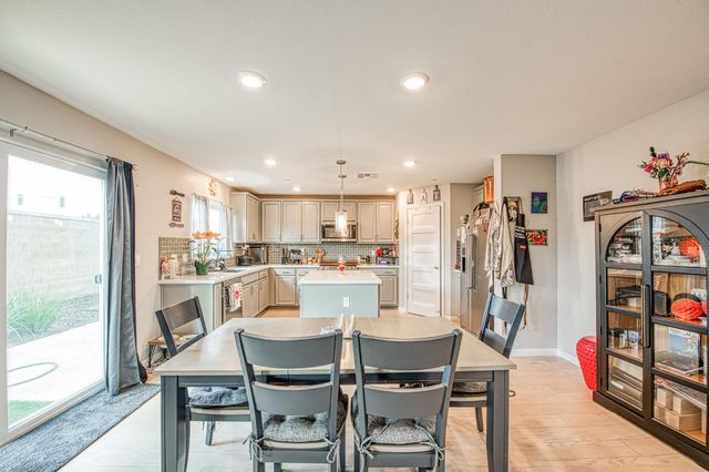 987 N Filbert Avenue, Fresno, CA 93727