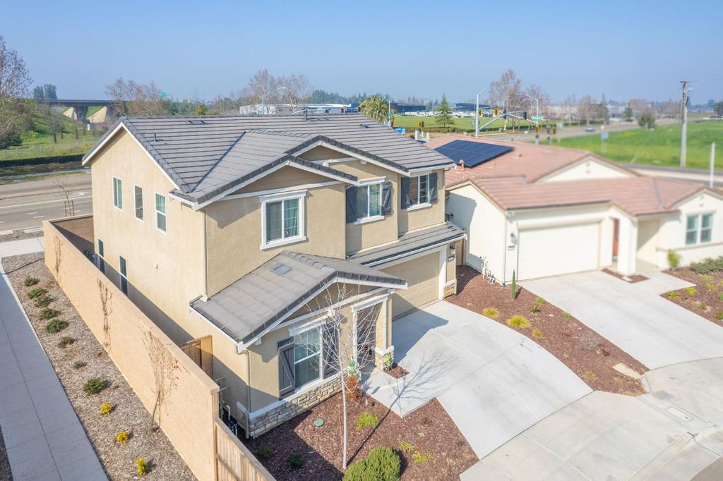 Image 32 of property listing at 987 N Filbert Avenue, Fresno, CA 93727