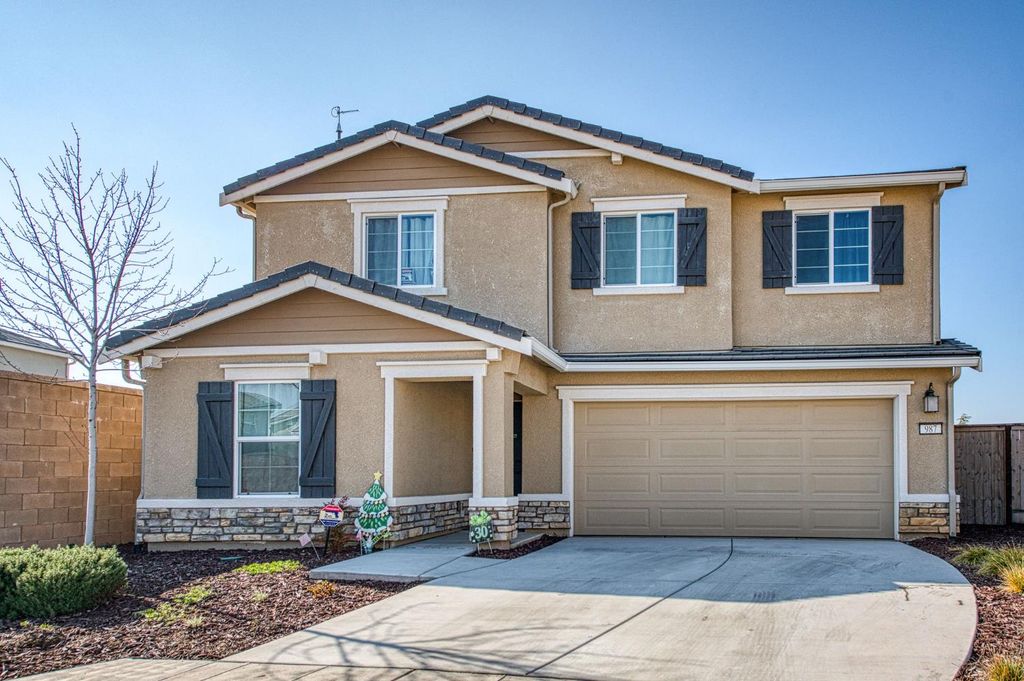 Image 34 of property listing at 987 N Filbert Avenue, Fresno, CA 93727