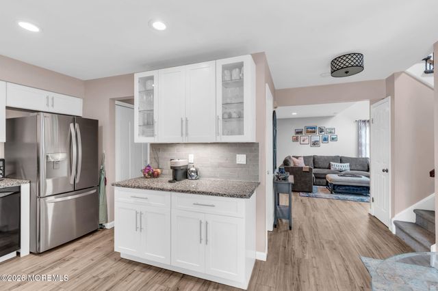 16 Harte Court, Freehold, NJ 07728