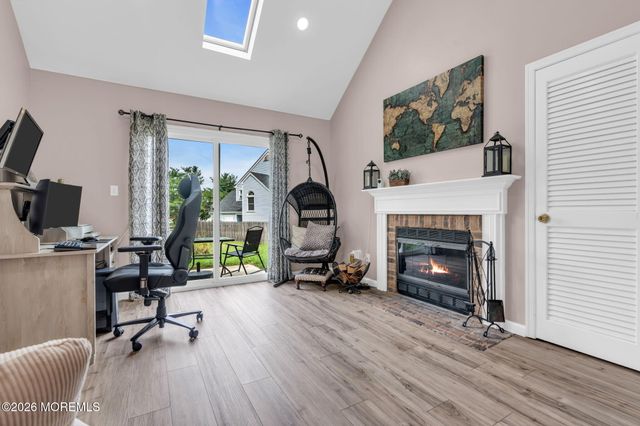 16 Harte Court, Freehold, NJ 07728