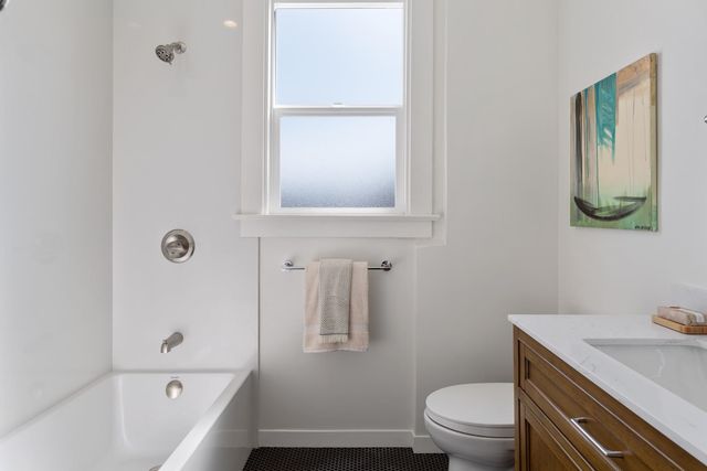 5914 Martin Luther King Jr Way, Oakland, CA 94609