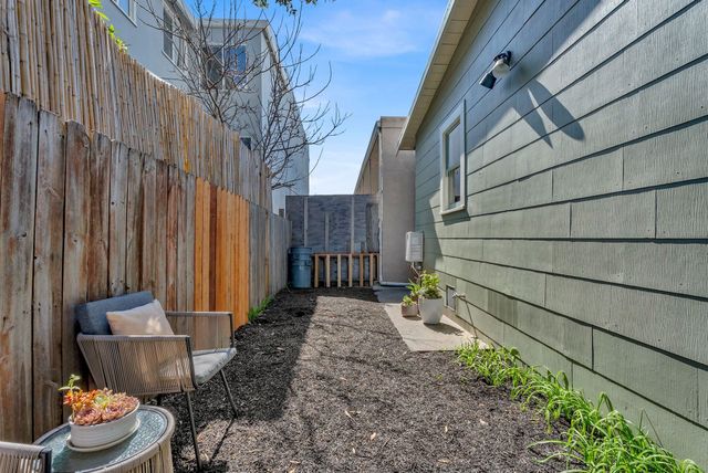 5914 Martin Luther King Jr Way, Oakland, CA 94609