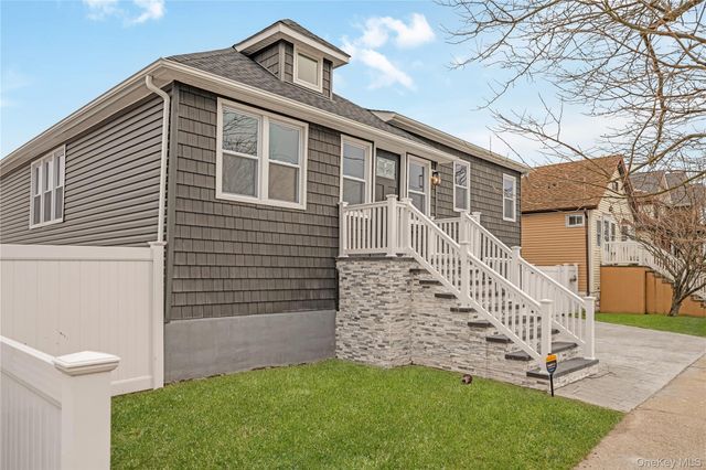 1043 Delaware Avenue, Island Park, NY 11558