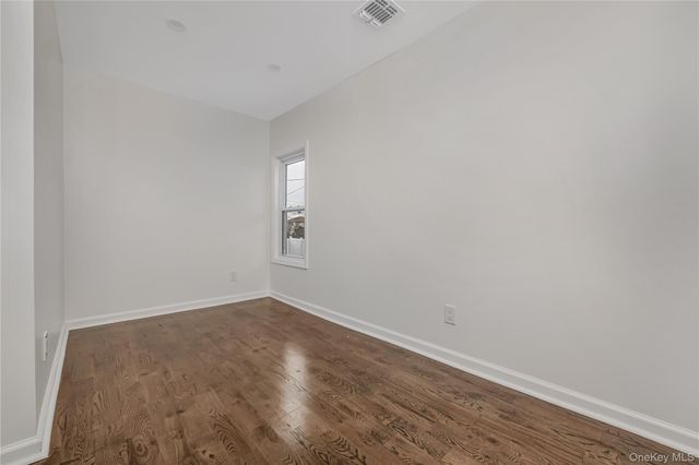 1043 Delaware Avenue, Island Park, NY 11558