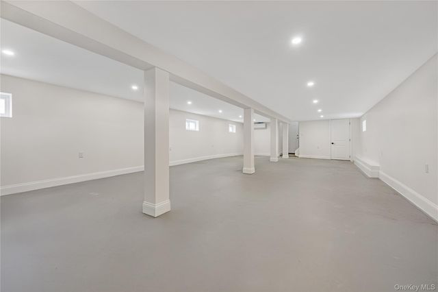 1043 Delaware Avenue, Island Park, NY 11558