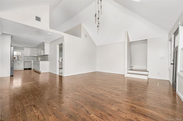 1043 Delaware Avenue, Island Park, NY 11558