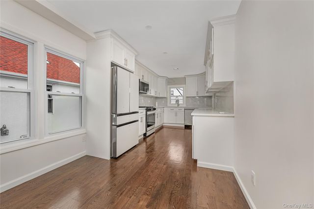 1043 Delaware Avenue, Island Park, NY 11558