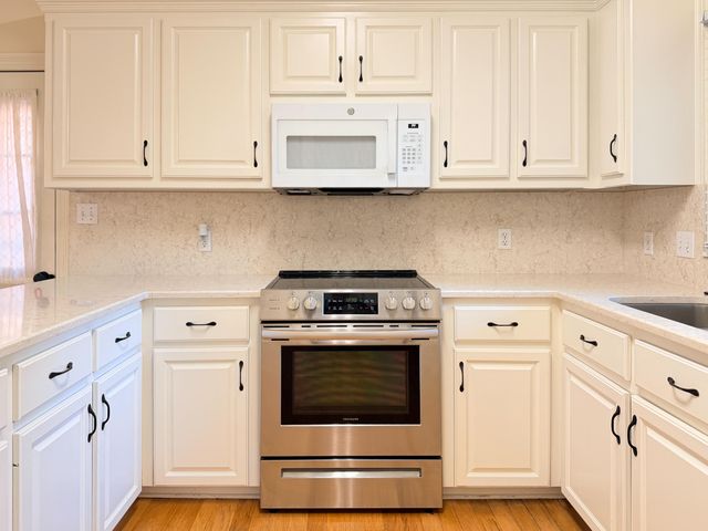 42 Acadian, Hattiesburg, MS 39402