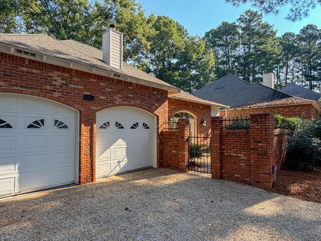 42 Acadian, Hattiesburg, MS 39402