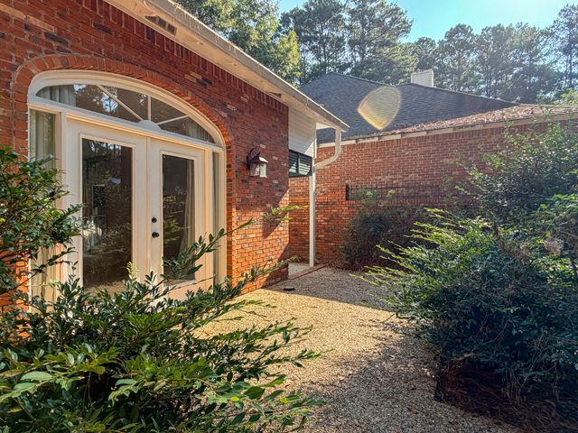 42 Acadian, Hattiesburg, MS 39402