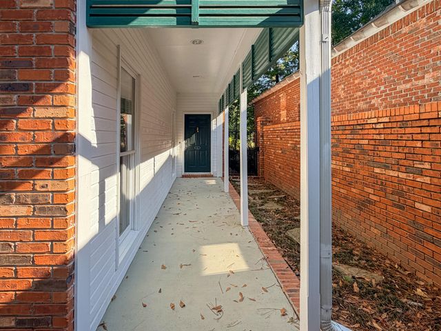 42 Acadian, Hattiesburg, MS 39402