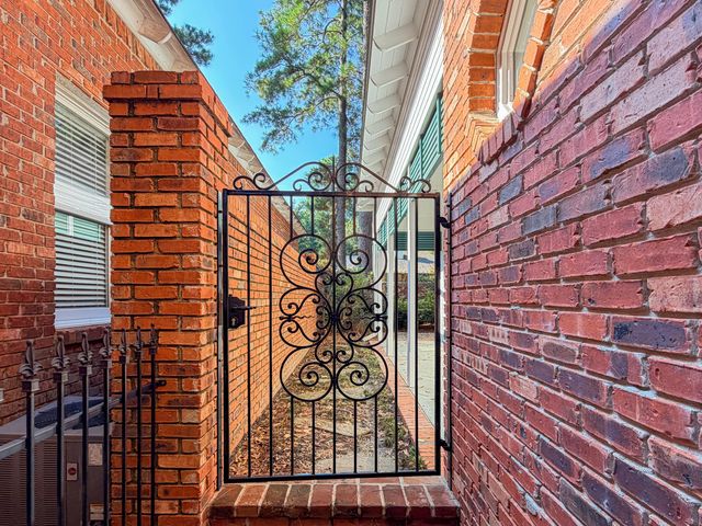 42 Acadian, Hattiesburg, MS 39402