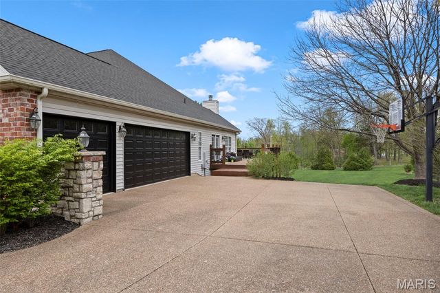 234 Cornwall Drive, Weldon Spring, MO 63304