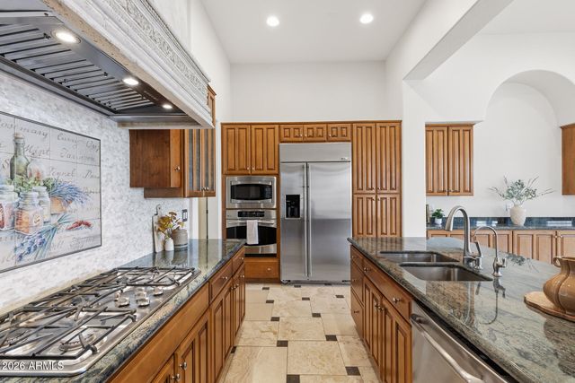 12926 W RED FOX Road, Peoria, AZ 85383