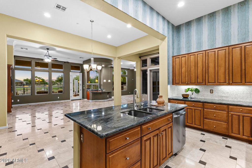 12926 W RED FOX Road, Peoria, AZ 85383 — photo 5