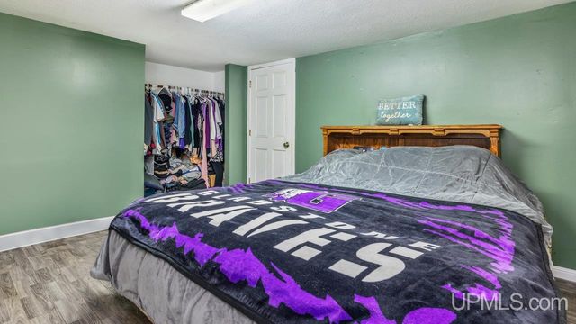 5373 18th Road, Escanaba, MI 49829