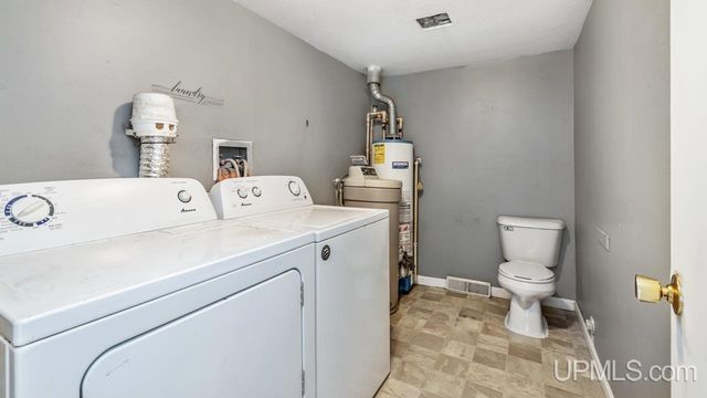 5373 18th Road, Escanaba, MI 49829