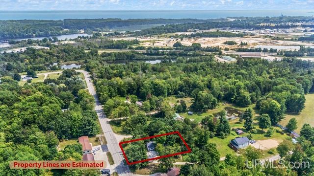 5373 18th Road, Escanaba, MI 49829