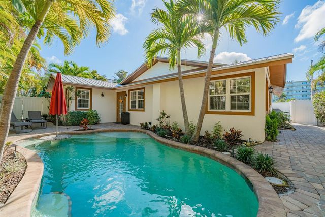 201 54TH STREET, Holmes Beach, FL 34217