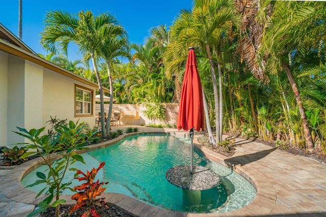 201 54TH STREET, Holmes Beach, FL 34217