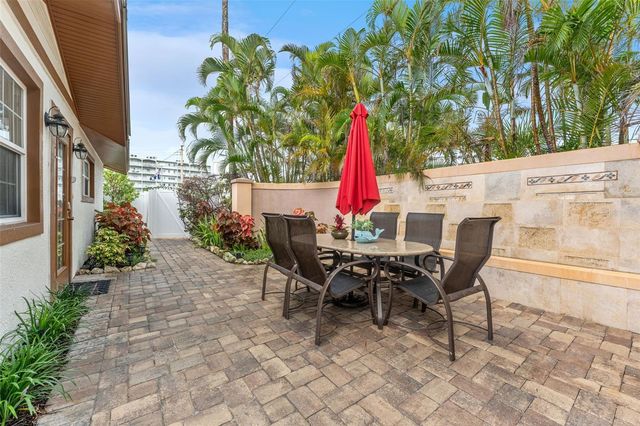 201 54TH STREET, Holmes Beach, FL 34217